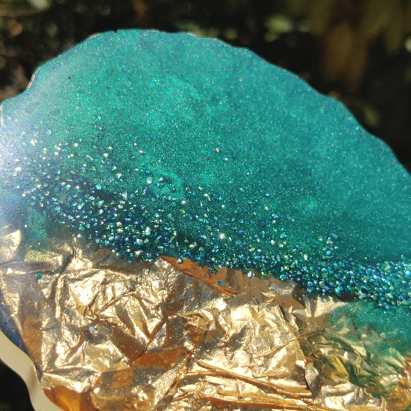 Handmade Gold Leaf and Dark Green Resin Coasters - Picture 5 of 5